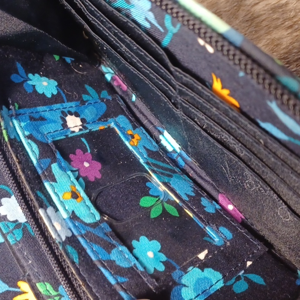 Vera Bradley wallet - Picture 6 of 16